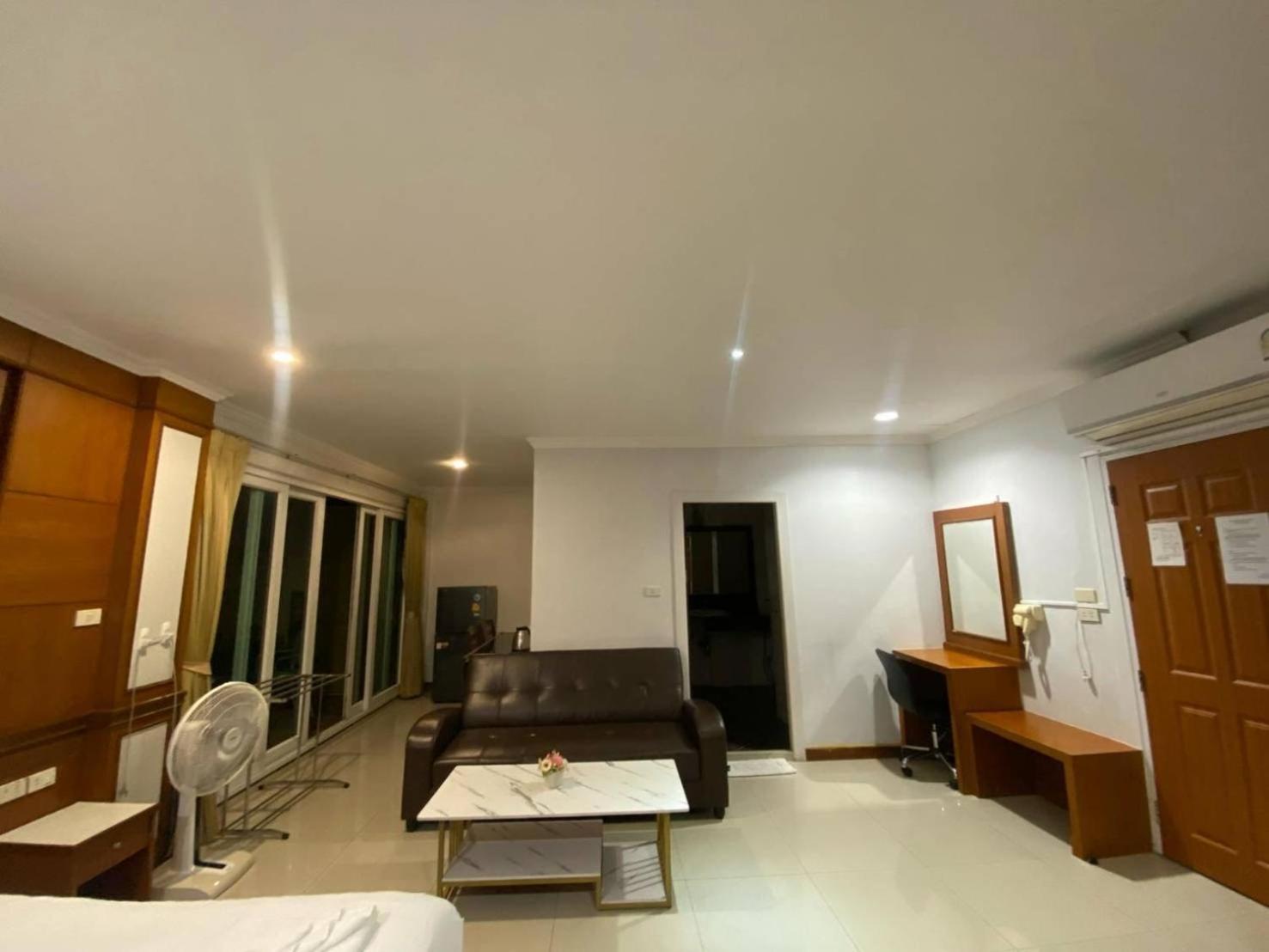 Sukcheewa Residence Phuket Patong Номер фото